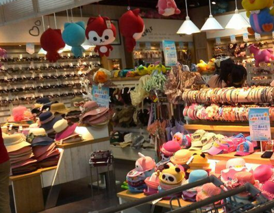 服裝銷售 日用百貨中的黃金賽道，多元創(chuàng)業(yè)機會探析